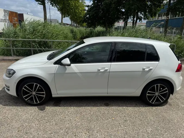 Volkswagen Golf 1.4 TSI ACT Bns Ed R 2015 Benzine 3