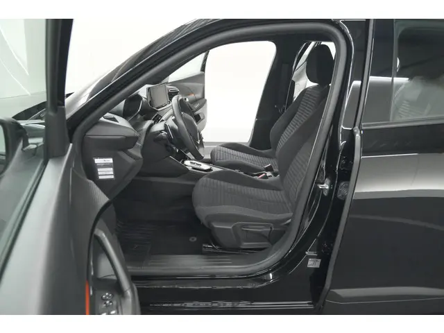 Peugeot 2008 PureTech 130 Active Pack 2023 Benzine 25