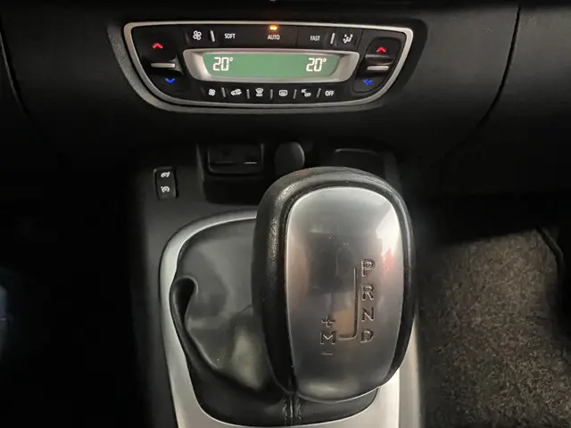 Renault Grand Scénic 2.0 Bose 2014 Benzine 23