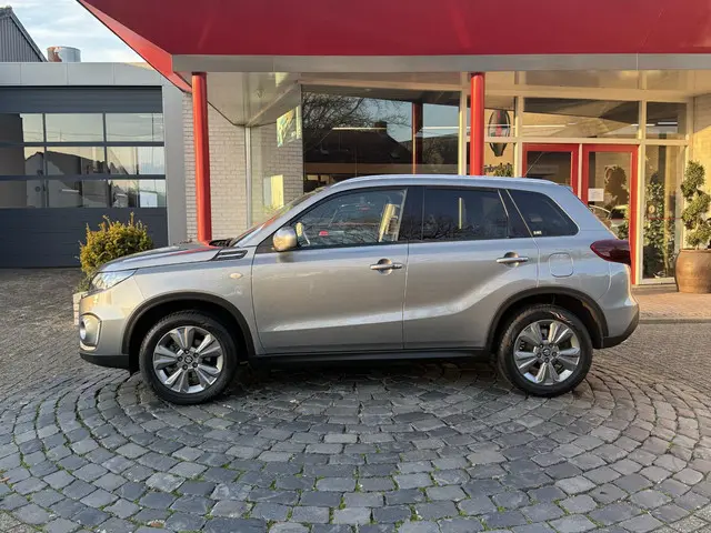 Suzuki Vitara 1.5 Hybrid Select 2023 Hybride Benzine 2