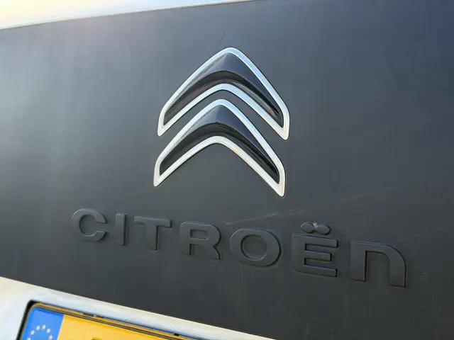 Citroën C4 Cactus 1.2 PureTech Shine 2016 Benzine 35