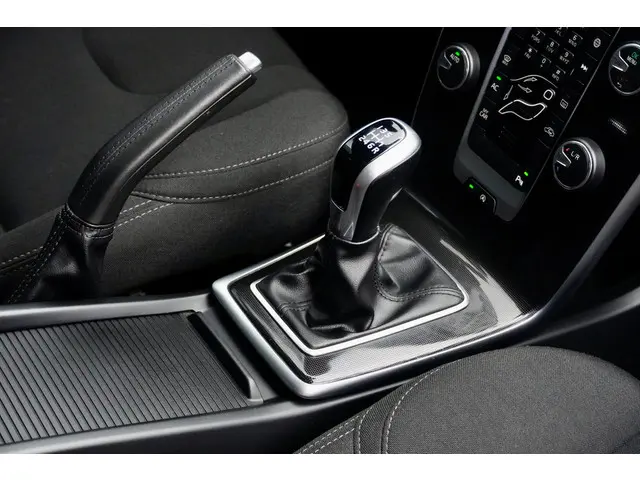 Volvo V40 2.0 T3 153 pk NORDIC BUSINESS 2018 Benzine 30