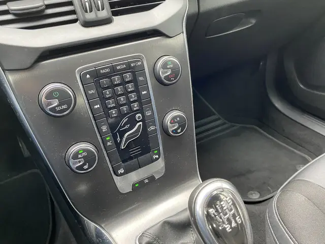 Volvo V40 1.6 T3 Summum 2012 Benzine 11