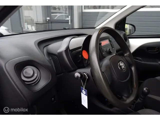 Toyota Aygo 1.0 VVT-i x CRUISE CONTROL|AIRCO 2016 Benzine 11