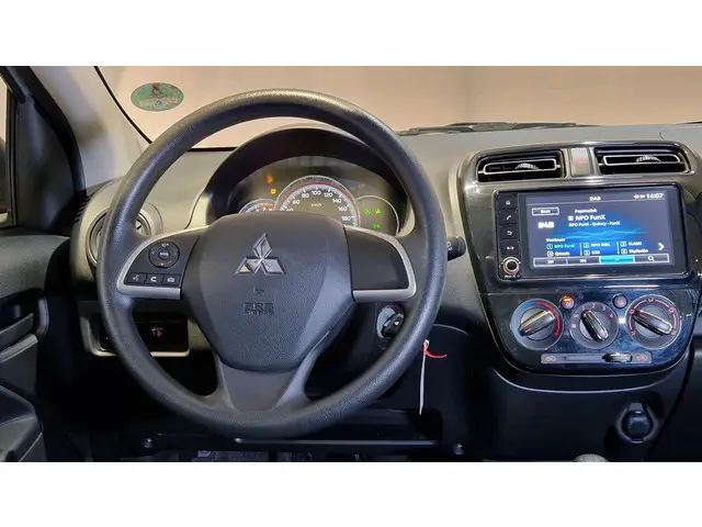 Mitsubishi Space Star 1.2 Connect+ 2024 Benzine 9