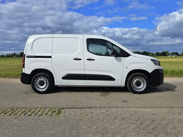 Peugeot Partner 1.2 PureTech Premium 2022 Benzine 8