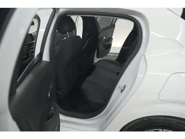 Peugeot 208 PureTech 100 Allure 2024 Benzine 28