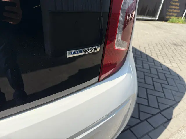 Volkswagen up! 1.0 take up! BlueMotion 2013 Benzine 7