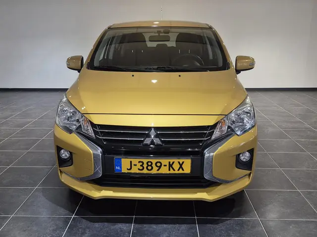 Mitsubishi Space Star 1.2 Nova 2020 Benzine 17