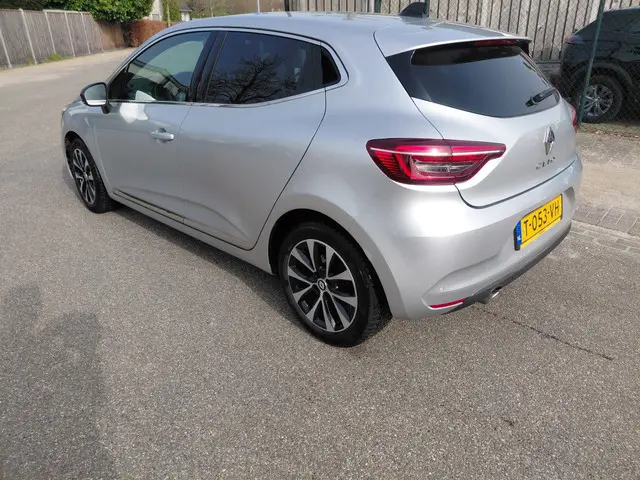 Renault Clio 1.0 TCe 90 Techno 2023 Benzine 9