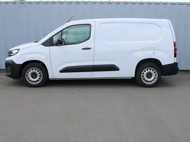 Opel Combo 1.5D 100 L2H1 2024 Diesel 4