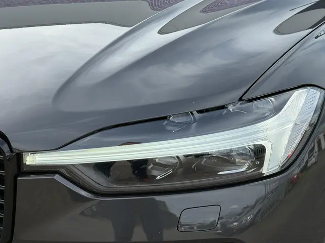 Volvo XC60 B4 D AWD Plus Dark 2023 Diesel 8