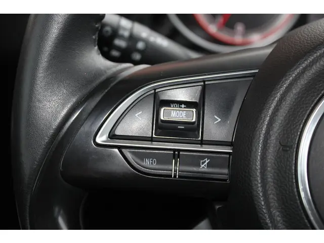 Suzuki Swift 1.0 Select 2018 Benzine 10