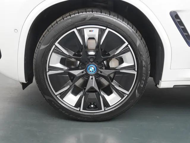 BMW iX3 High Executive 80 kWh 2022 Elektrisch 27