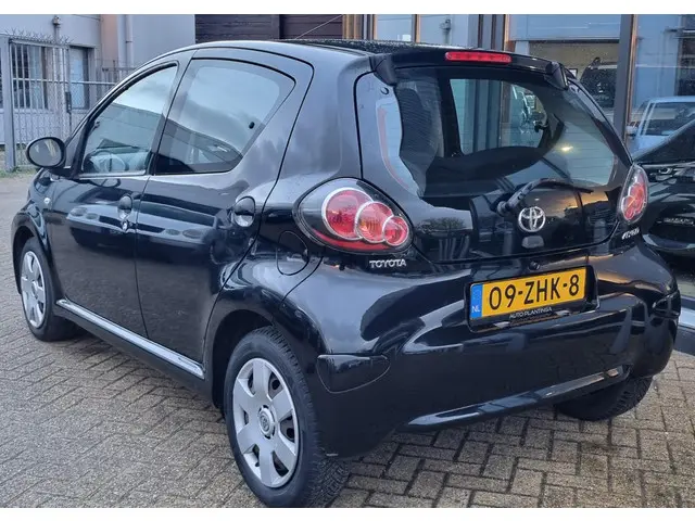 Toyota Aygo 1.0 VVT-i Comfort 2012 Benzine 4