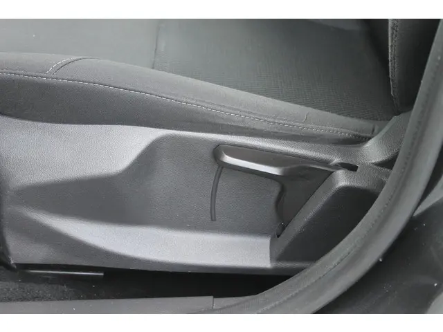 Ford Focus Wagon 1.0 Lease Edition 2016 Benzine 18