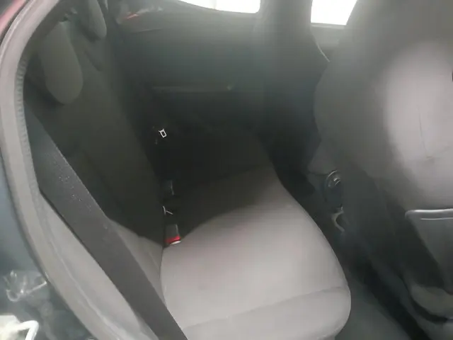 Toyota Aygo 1.0 VVT-i x-now - Frontschade 2017 Benzine 9