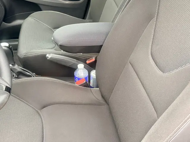 Renault Clio 1.2 Expression 2015 Benzine 12