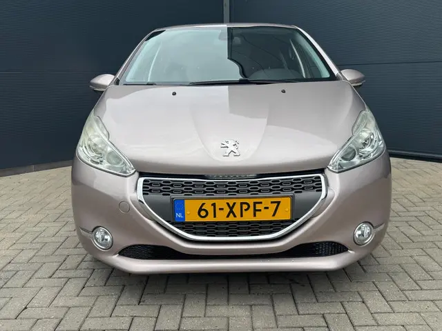 Peugeot 208 1.6 VTi Allure / Nap / Navi / Pdc 2012 Benzine 10