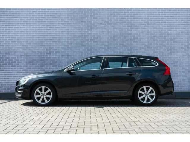 Volvo V60 T3 150 pk Momentum Automaat 2014 Benzine 20