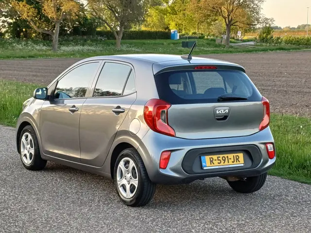 Kia Picanto 1.0 DPi ComfortLine 2022 Benzine 8