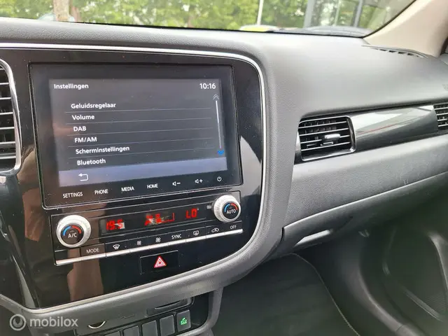 Mitsubishi Outlander 2.4 PHEV PURE 2020 Hybride Benzine 24