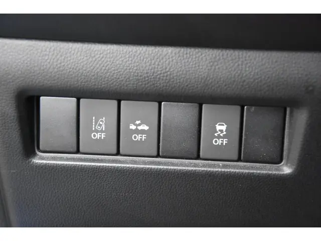 Suzuki Swift 1.0 Automaat Stijl-NLse auto 2020 Benzine 8