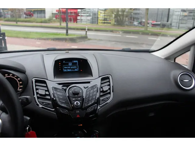 Ford Fiesta 1.0 EcoB. Titanium 2013 Benzine 14