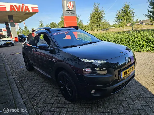 Citroën C4 Cactus 1.2 PureTech Shine 2017 Benzine 4
