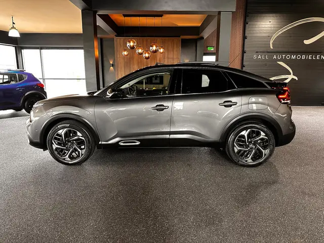 Citroën C4 1.2 Puretech Shine 2022 Benzine 4