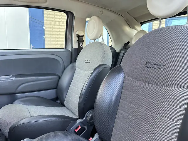 Fiat 500 0.9 TwinAir Cabrio by Gucci 2013 Benzine 17