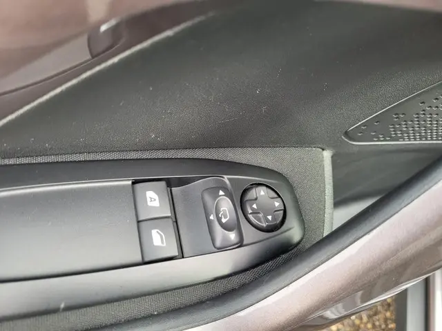 Peugeot 2008 1.2 VTi Active 2013 Benzine 15