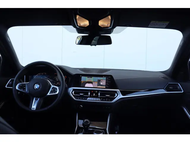 BMW 3 Serie Touring 320i Executive Edition 2020 Benzine 17