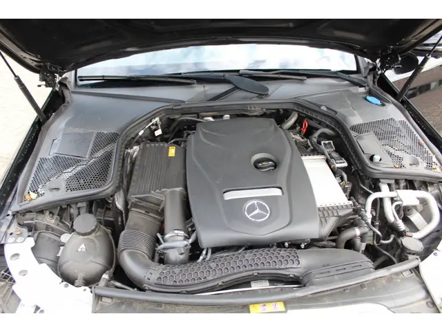 Mercedes-Benz C-Klasse 180 Bns Sol. AMG 2019 Benzine 26