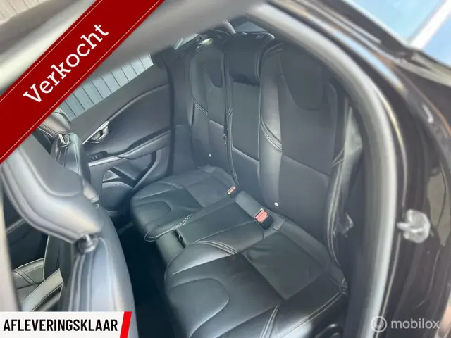 Volvo V40 2.0 T4 R-Design 2017 Benzine 36