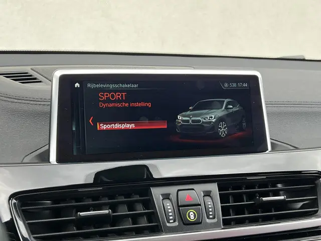 BMW X2 sDrive20i High Executive 2018 Benzine 22