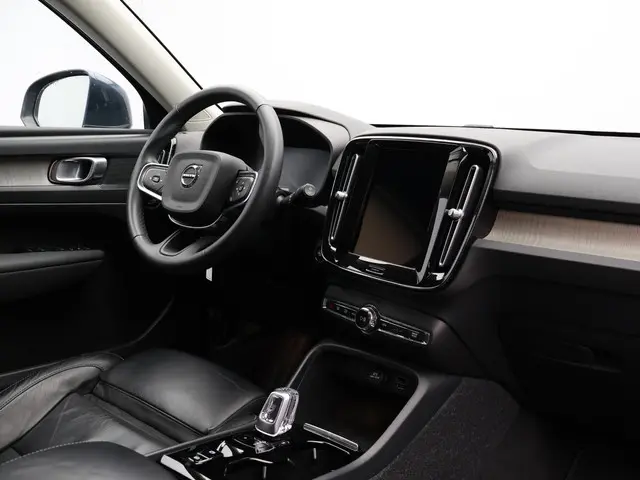 Volvo XC40 T4 Recharge Inscription 2022 Hybride Benzine 3