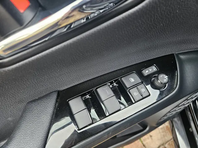 Toyota Prius 1.8 Plug-in Dynamic 2022 Hybride Benzine 20