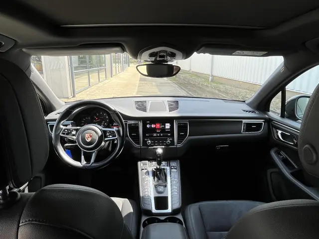 Porsche Macan 2.0 AWD 2017 Benzine 6
