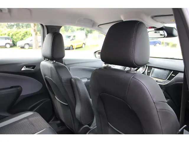 Opel Crossland X 1.2 Turbo 2020 Benzine 17