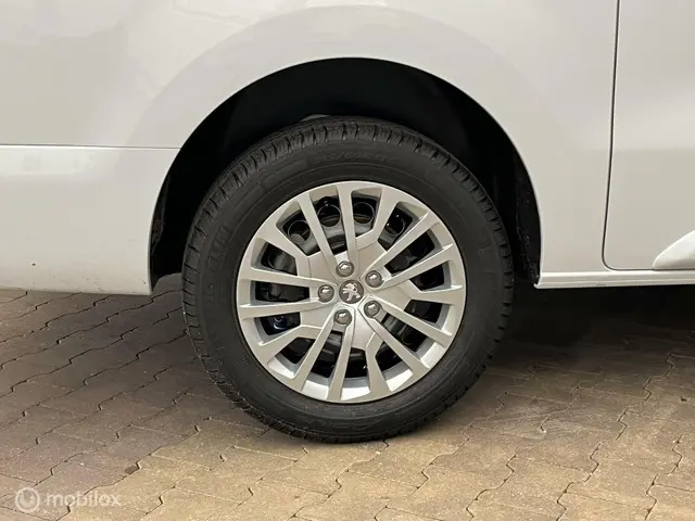 Peugeot Expert 2.0 BlueHDi 145 S&S EAT8 L3 2023 Diesel 12