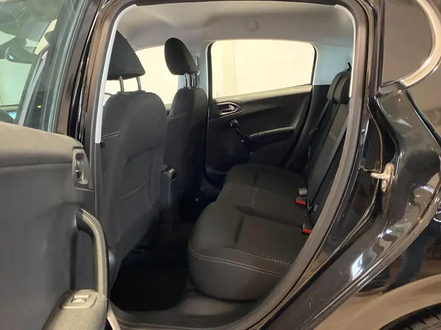 Peugeot 208 1.2 PureTech Allure 2016 Benzine 8