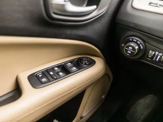 Jeep Compass 1.4 MultiAir Longitude 2018 Benzine 21