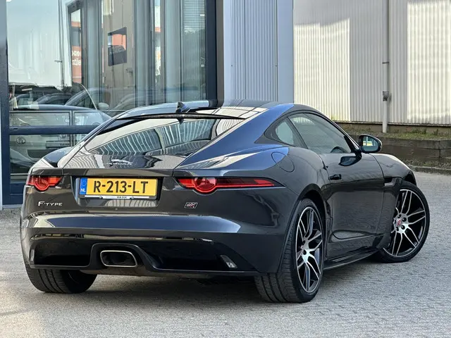 Jaguar F-Type P300 RWD R-Dynamic 2020 Benzine 55