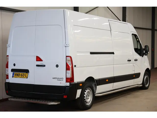 Opel Movano 2