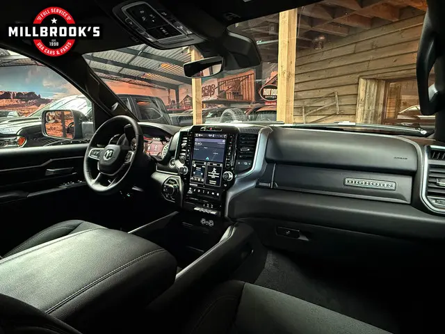 Dodge Ram 1500 Big Horn 2024 Benzine 9