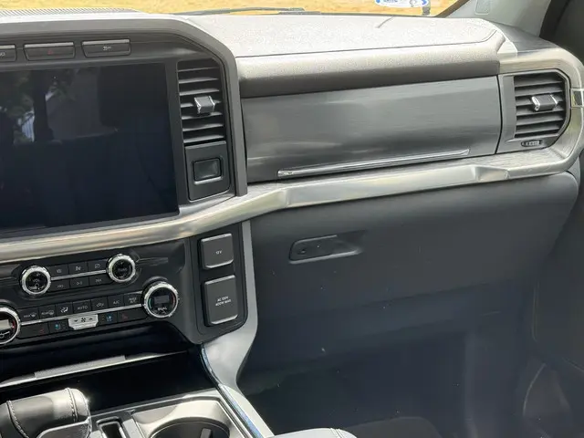 Ford F-150 3.5L V6 Lariat full-spec 2024 Benzine 26