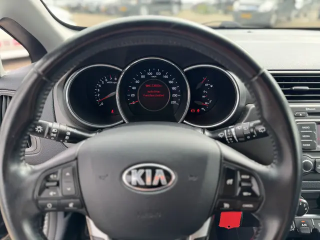 Kia Rio 1.2 CVVT World Cup Edition 2014 Benzine 25