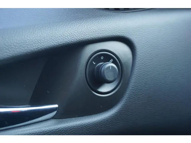 Opel Zafira Tourer 1.4 Cosmo 7persoons - 2013 Benzine 23