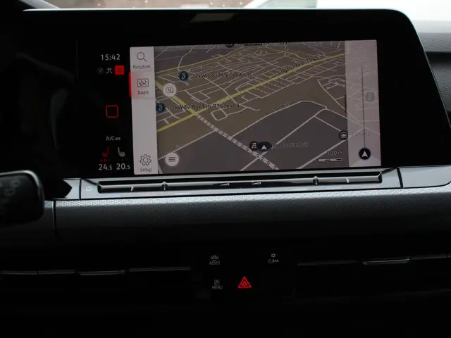 Volkswagen Golf 1.0 eTSI 110pk DSG Active 2022 Benzine 36